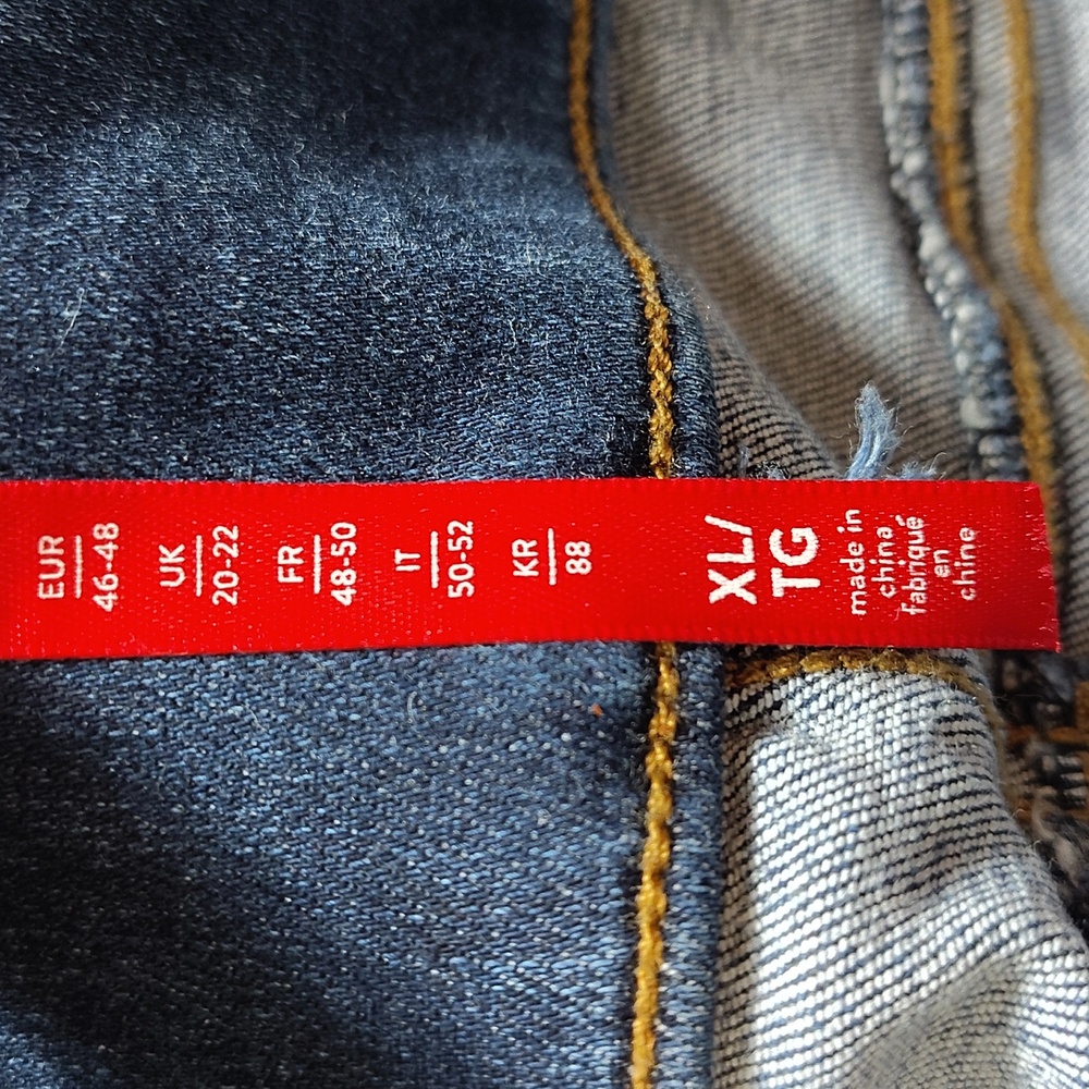SPANX Blue Skinny Jeans with Smooth Texture - Picture 7 of 7
